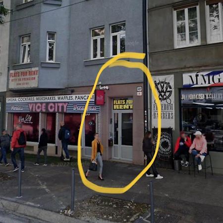 1St Plaza Apartment Bratislava Buitenkant foto